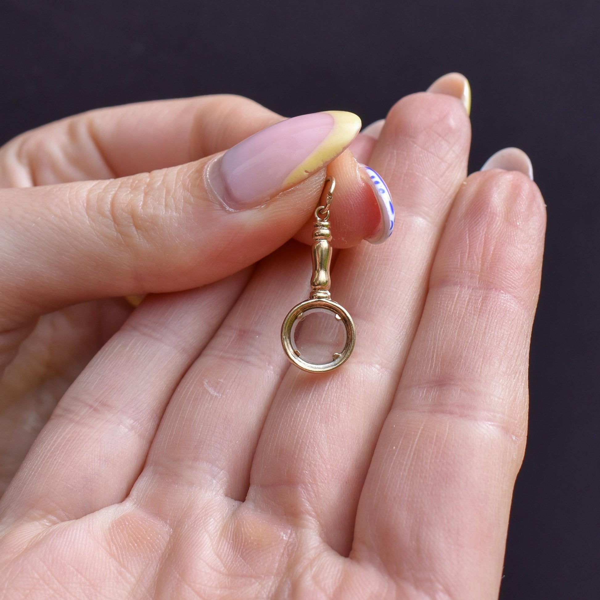Vintage Miniature Magnifying Glass 9ct Gold Charm Pendant