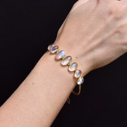 Antique 18ct Gold Graduating Moonstone Bracelet | 10.27ct