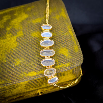 Antique 18ct Gold Graduating Moonstone Bracelet | 10.27ct