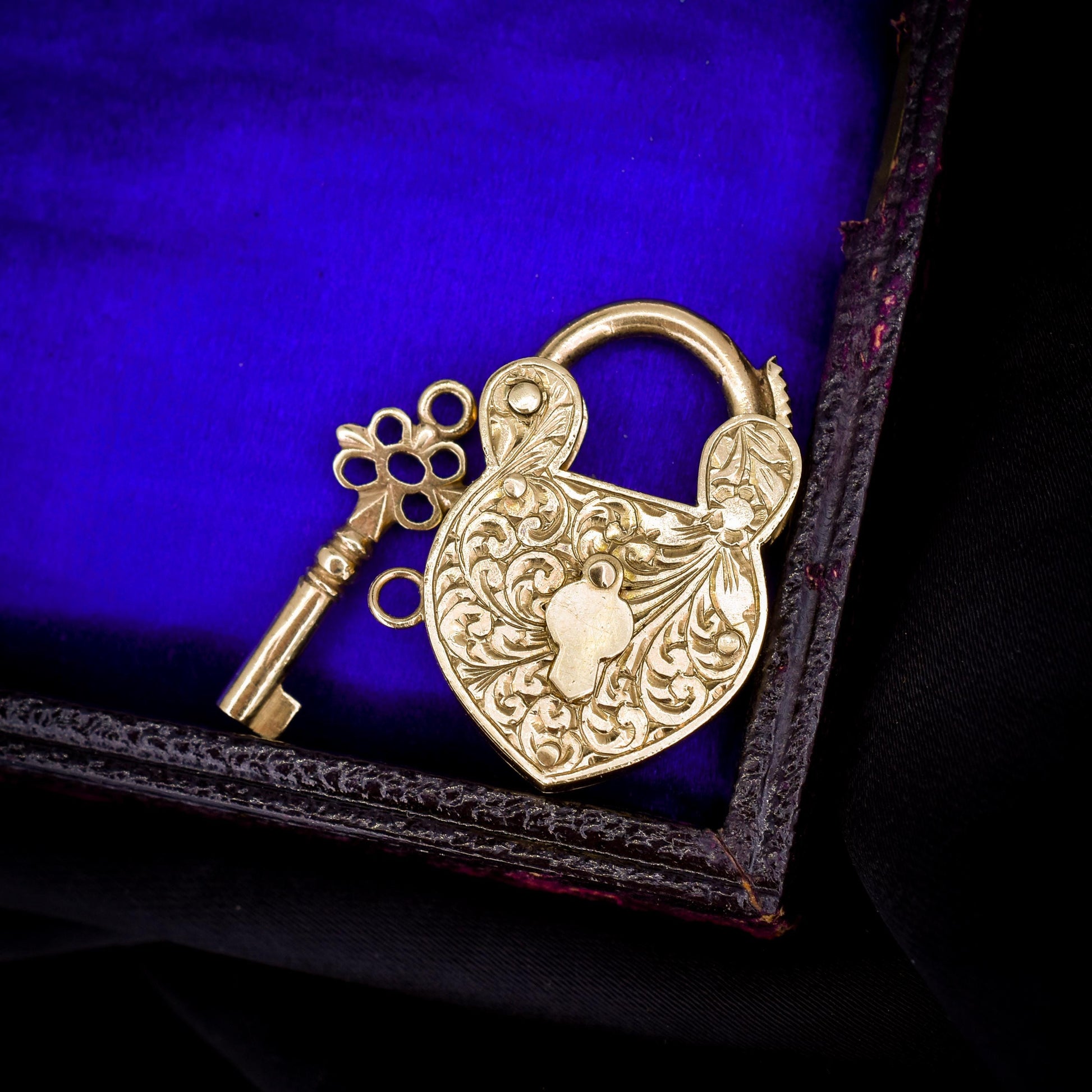 Vintage 9ct Yellow Gold Engraved Lock and Key Padlock Charm