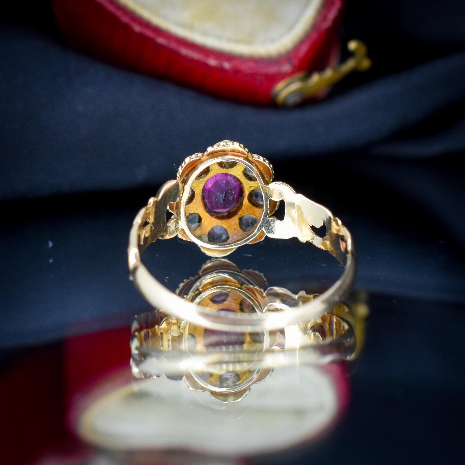 Antique Victorian Garnet and Chrysoberyl 15ct Gold Ring
