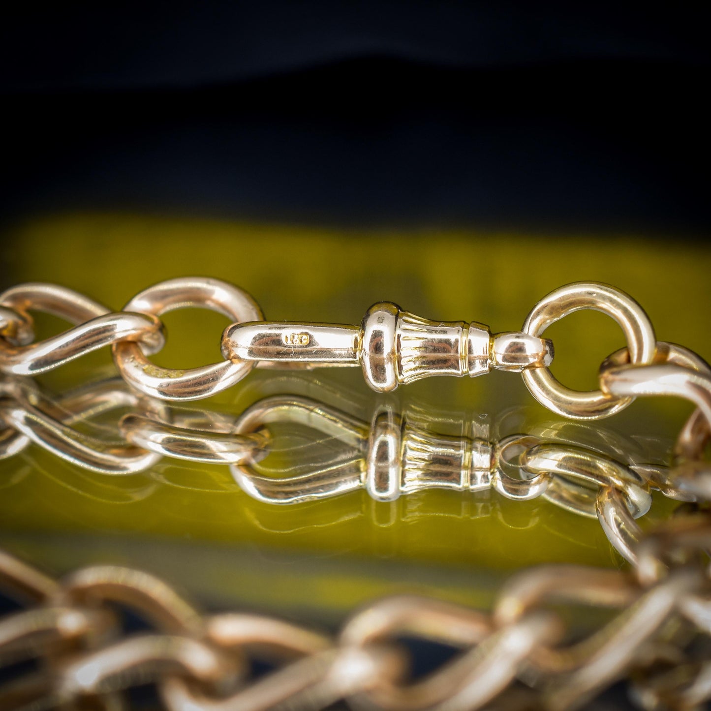 Antique 15ct Gold Oval Curb Bracelet with Dog Clip | 8"