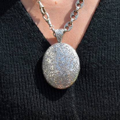 Antique Victorian Sterling Silver Oval Engraved Photo Locket Pendant