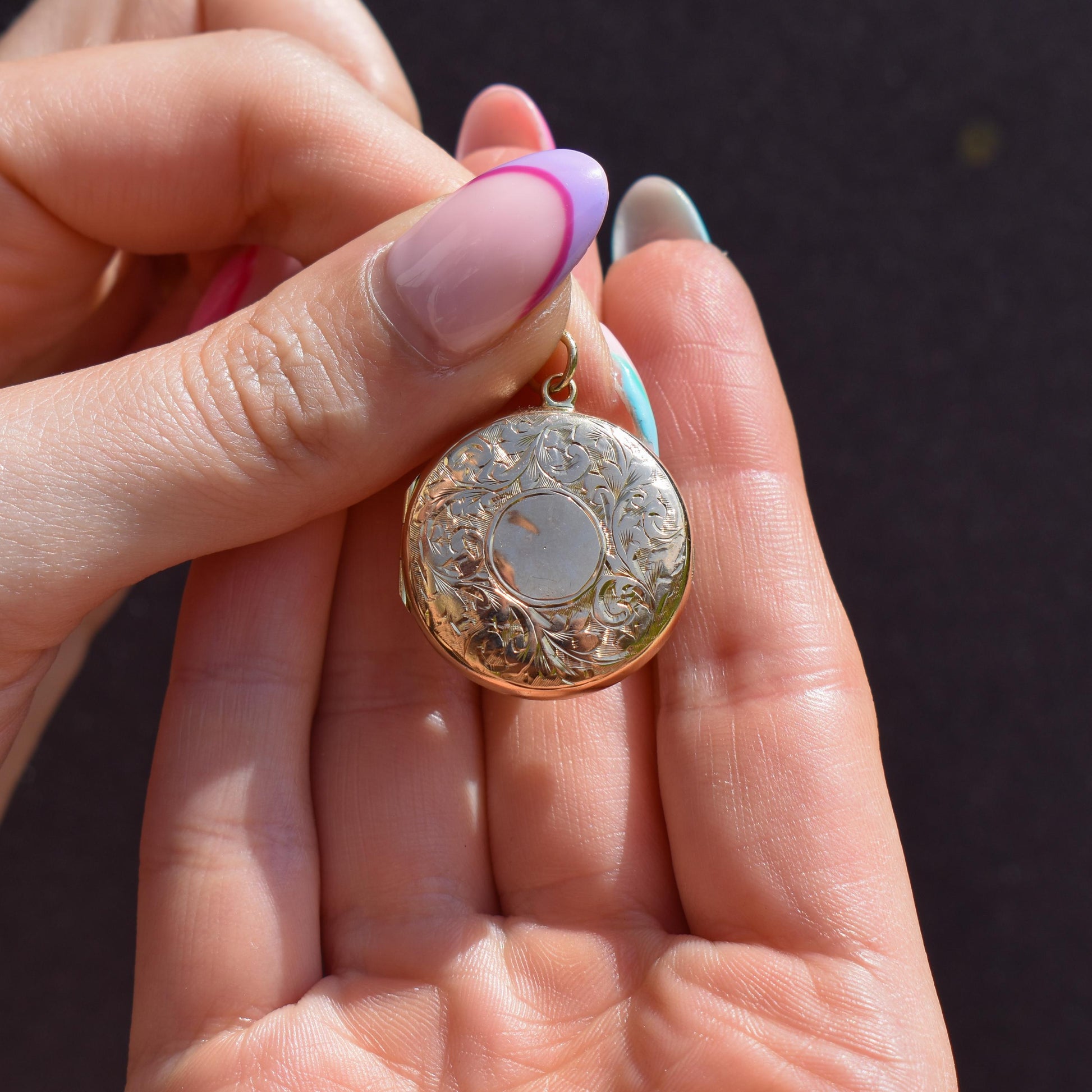 Antique 9ct Gold Engraved Round Fancy Locket | Birmingham 1919