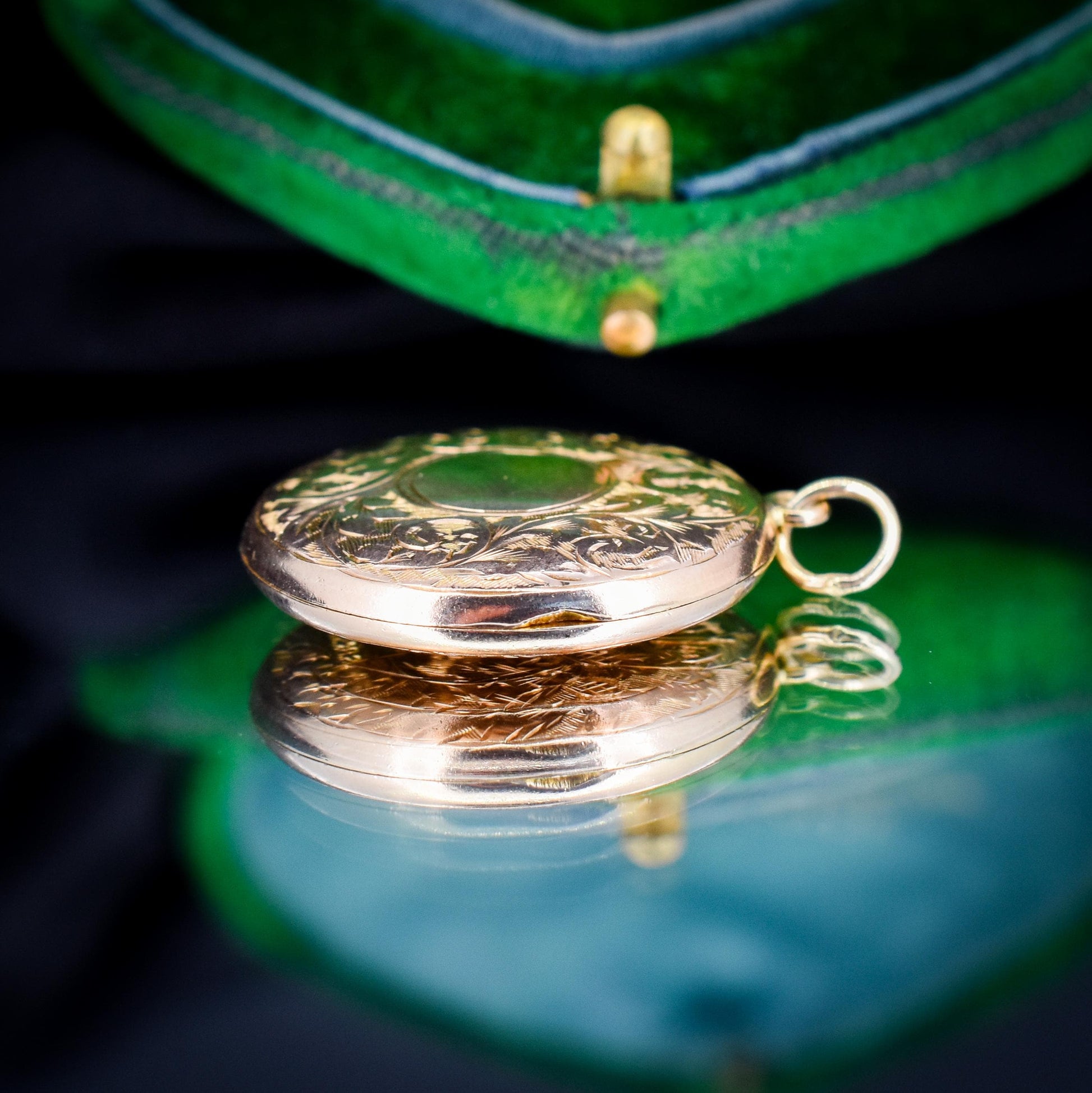 Antique 9ct Gold Engraved Round Fancy Locket | Birmingham 1919