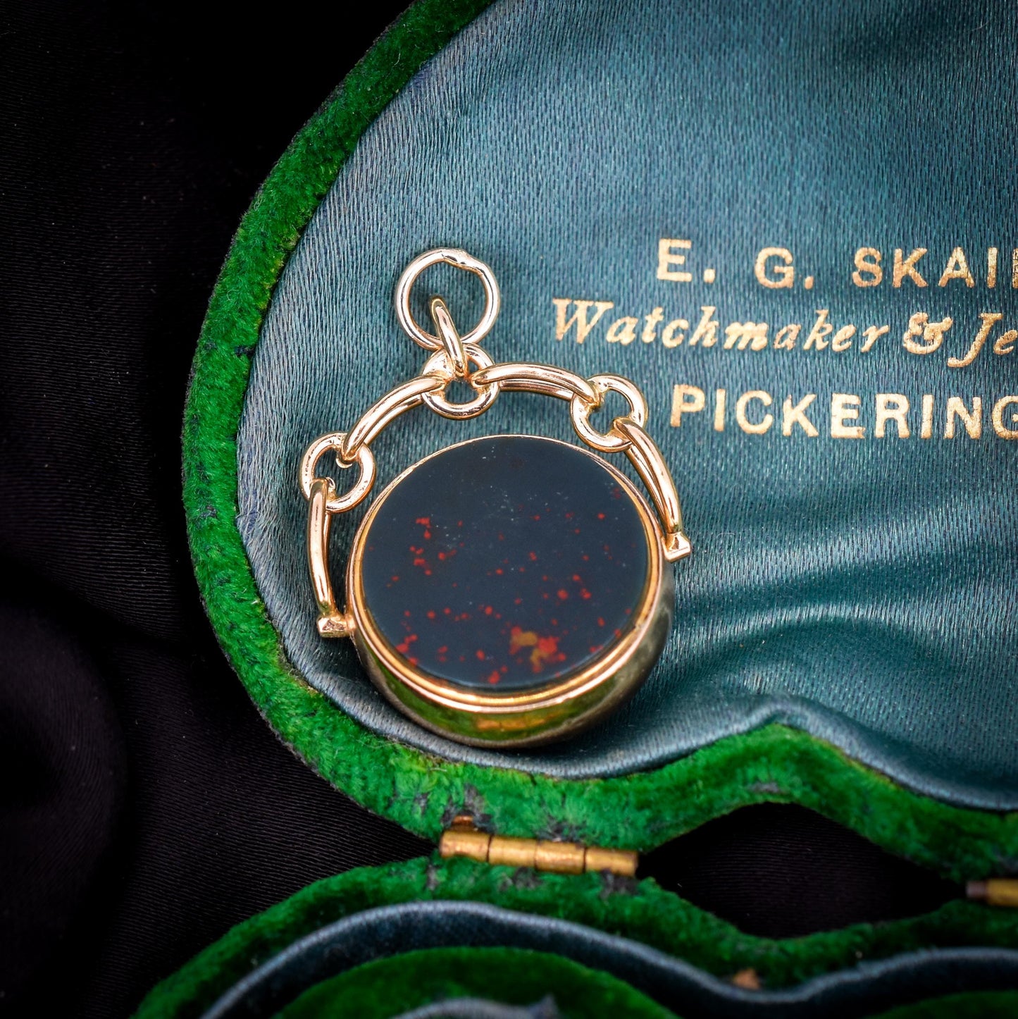 Antique Bloodstone and Carnelian 9ct Gold Spinning Swivel Fob Pendant | Dated 1889