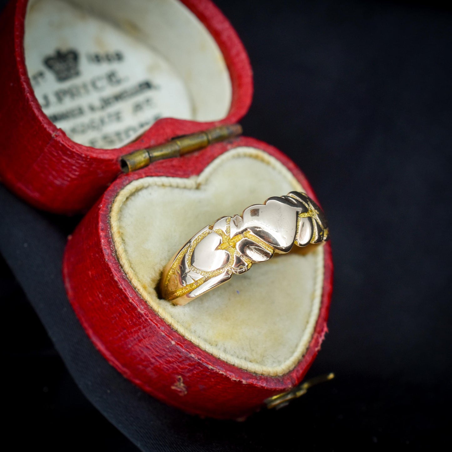 Antique Victorian 9ct Gold Fancy Love Heart Band Ring | Chester 1899