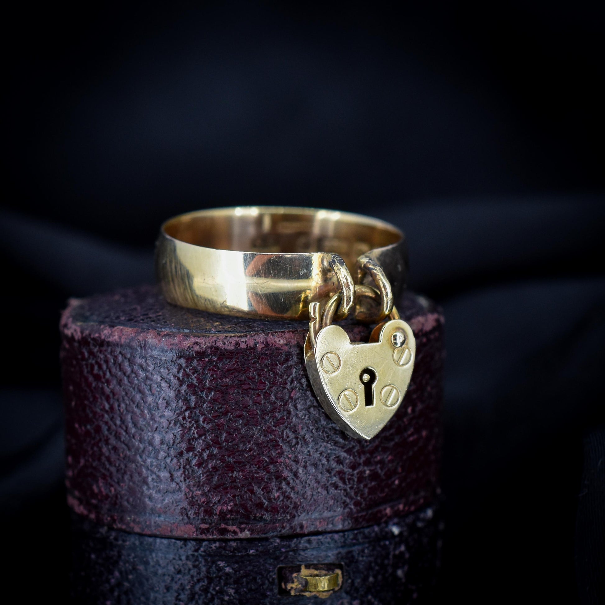 Antique Heart Padlock Drop 9ct Yellow Gold Band Ring | Birmingham 1913