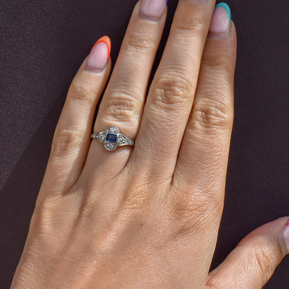 Art Deco Blue Sapphire and Diamond Platinum Ring