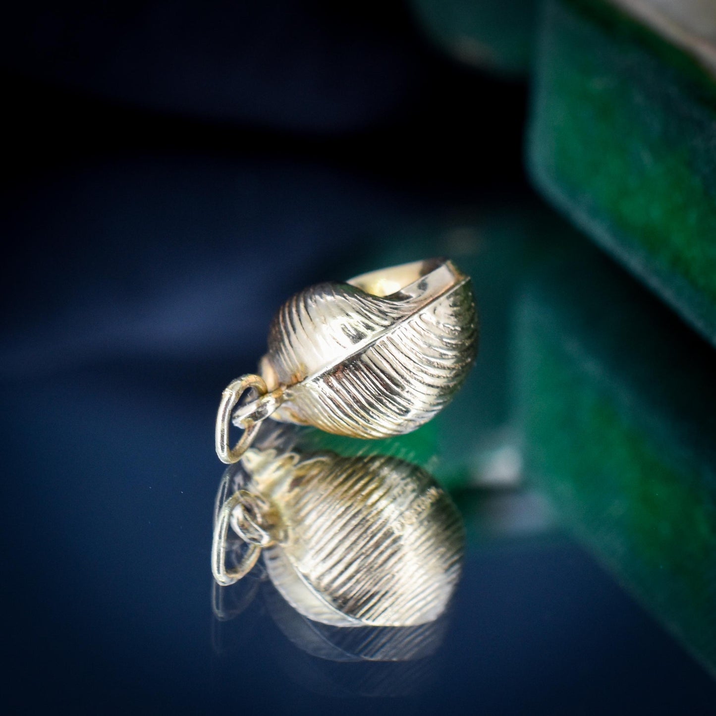 Vintage 9ct Gold Seashell Shell Charm Pendant