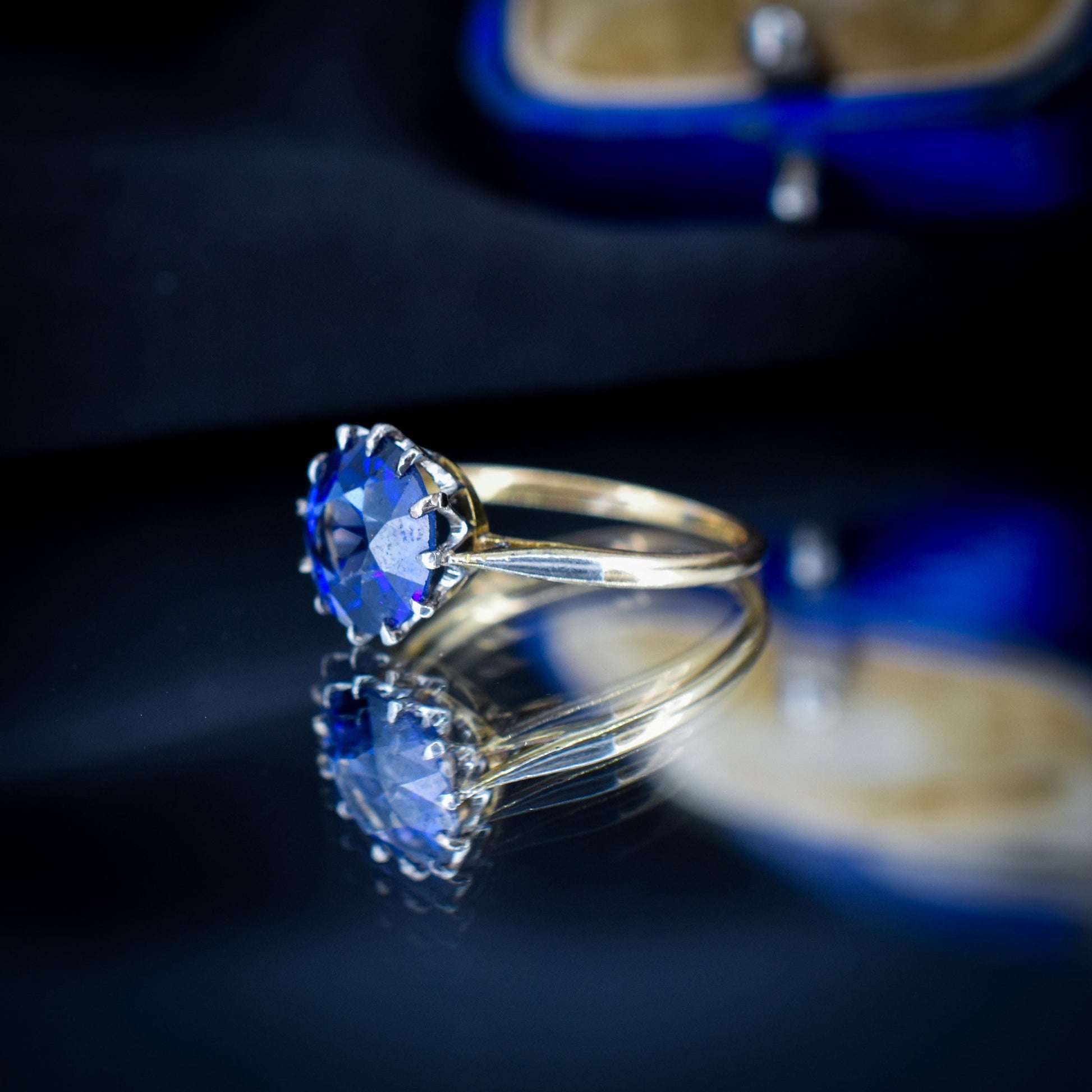 Vintage 2.60ct Round Sapphire Solitaire 18ct Gold Ring