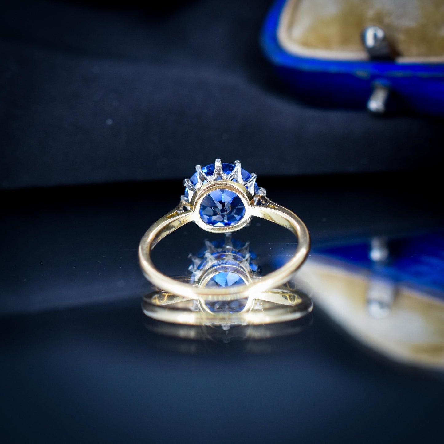 Vintage 2.60ct Round Sapphire Solitaire 18ct Gold Ring
