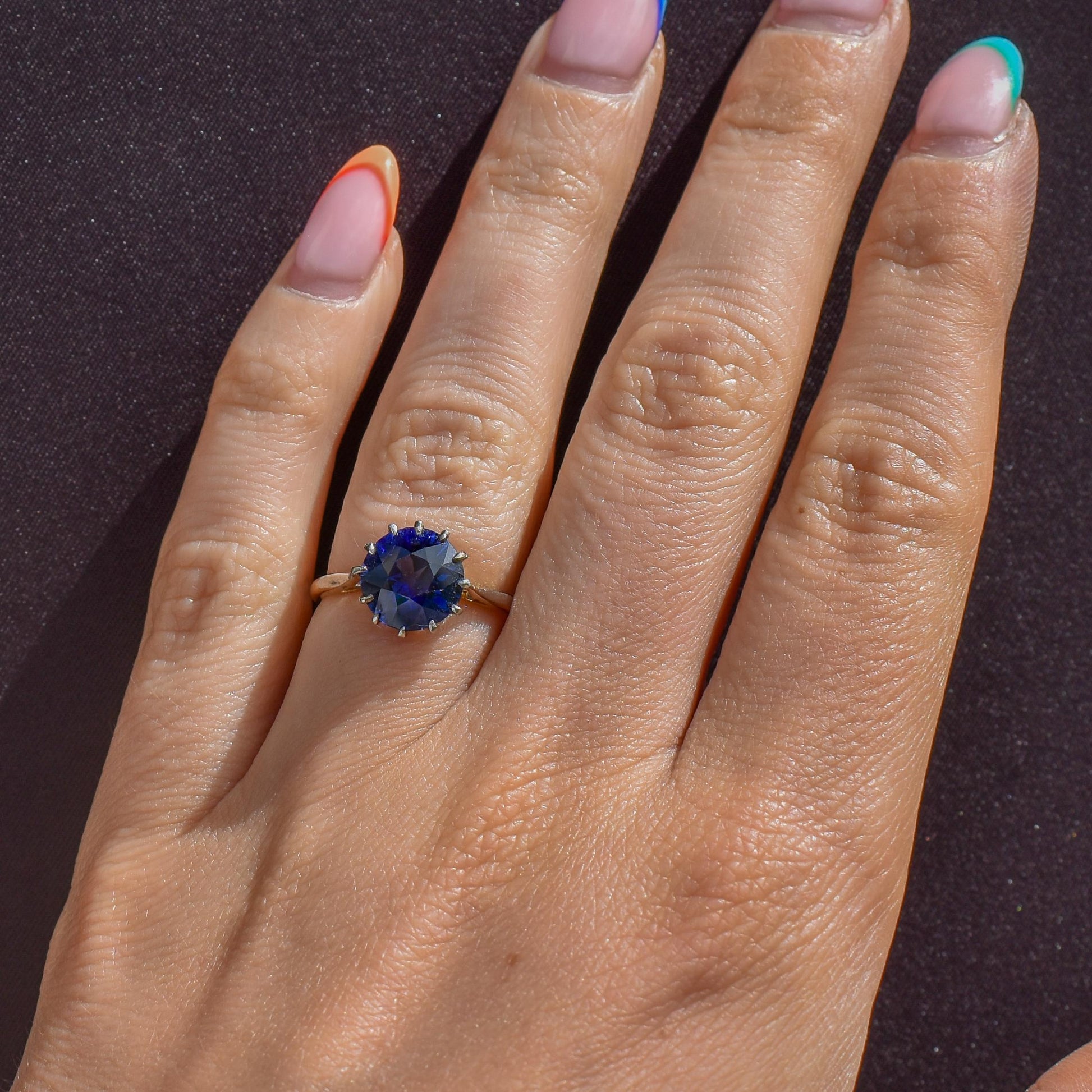 Vintage 2.60ct Round Sapphire Solitaire 18ct Gold Ring