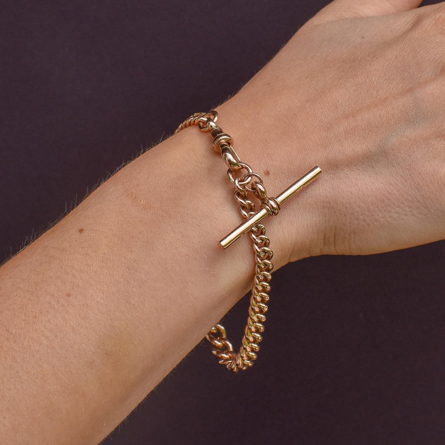 Antique Graduated Curb 9ct Gold Bracelet with Dog Clip and T-bar Drop | 8.25"