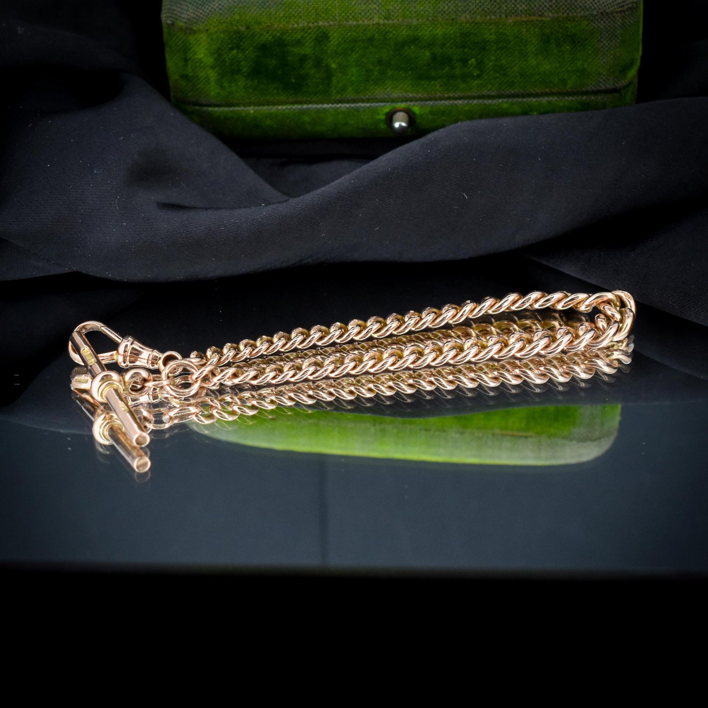 Antique Graduated Curb 9ct Gold Bracelet with Dog Clip and T-bar Drop | 8.25"