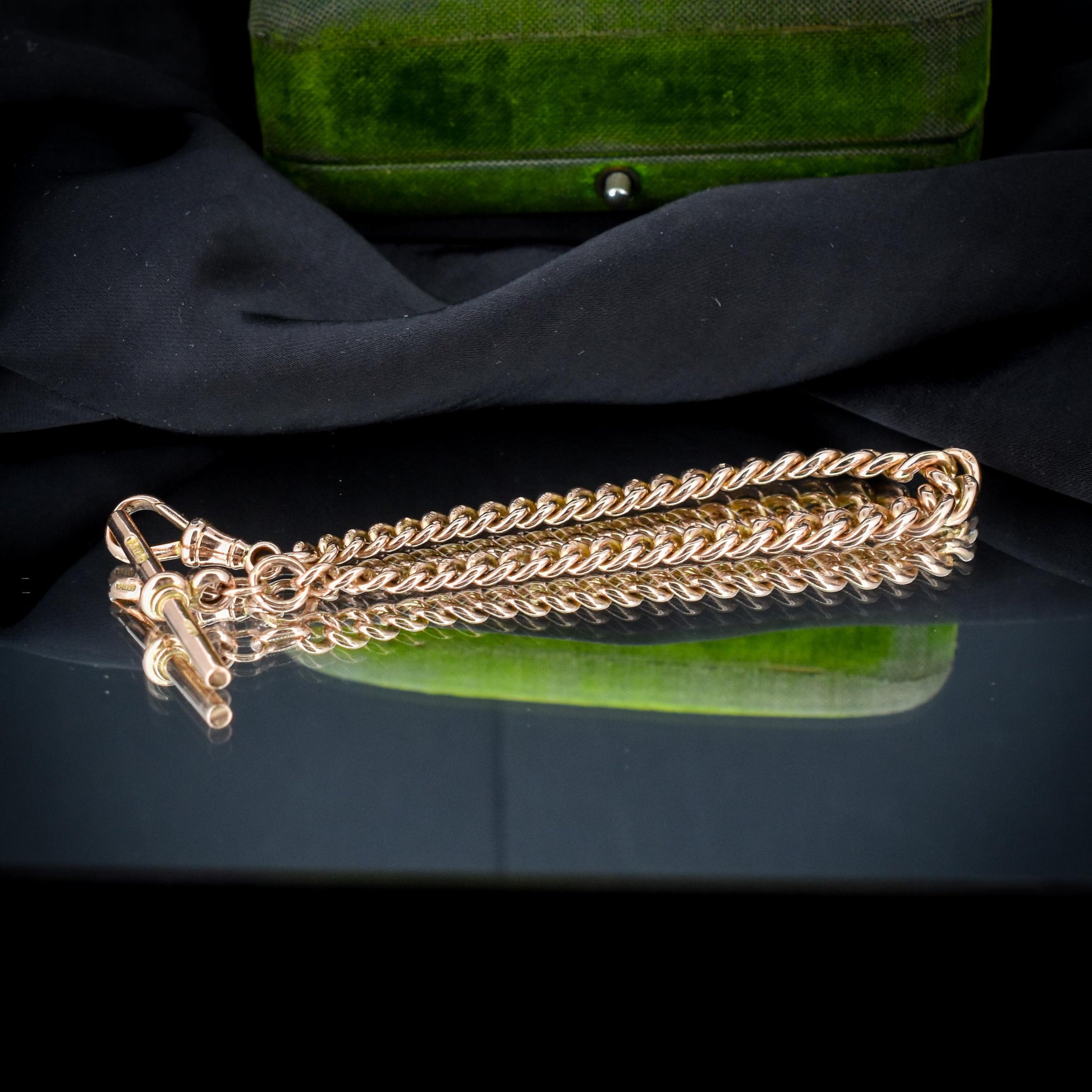Antique Graduated Curb 9ct Gold Bracelet with Dog Clip and T-bar Drop | 8.25"