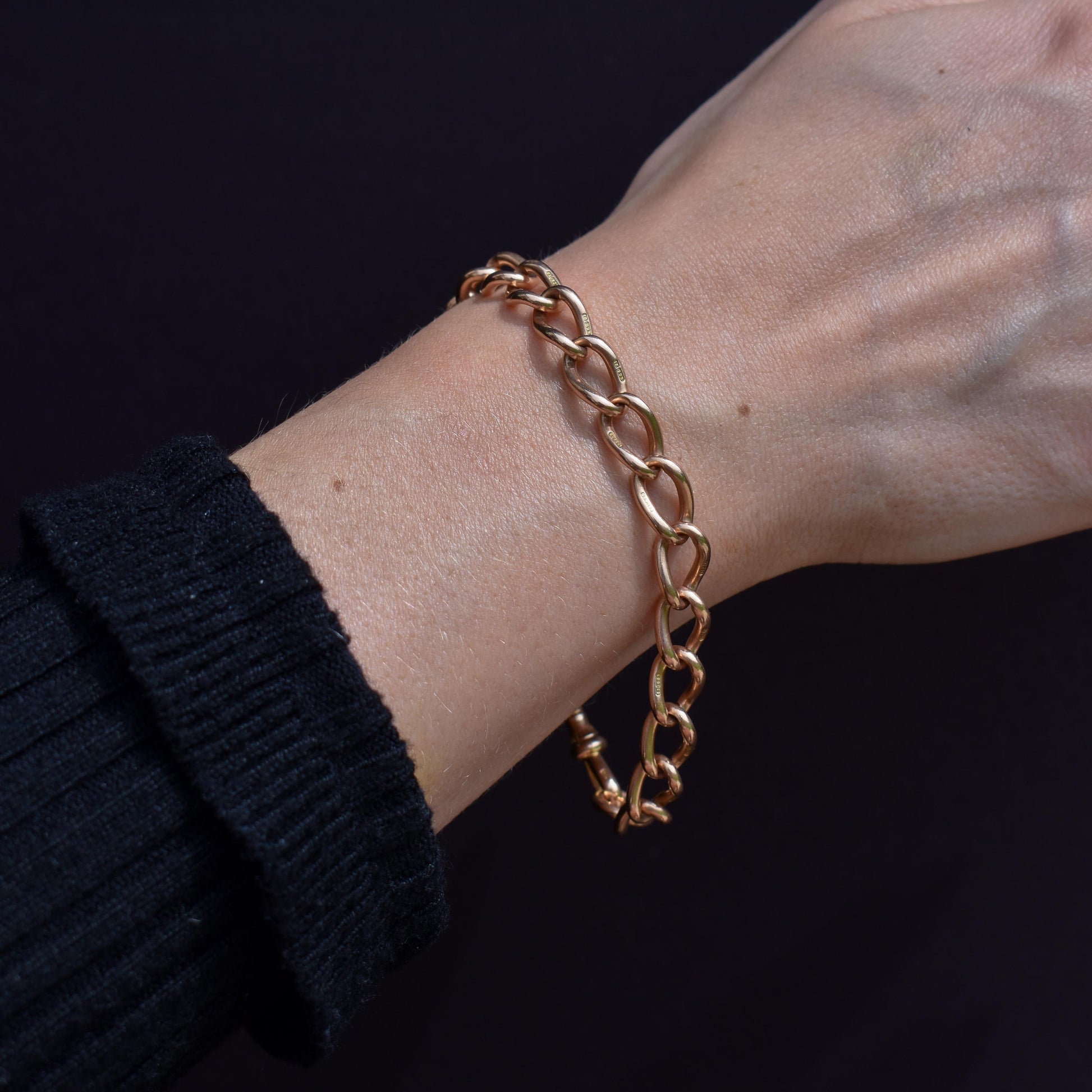 Antique 15ct Gold Oval Curb Bracelet with Dog Clip | 8"