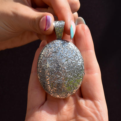 Antique Victorian Sterling Silver Oval Engraved Photo Locket Pendant