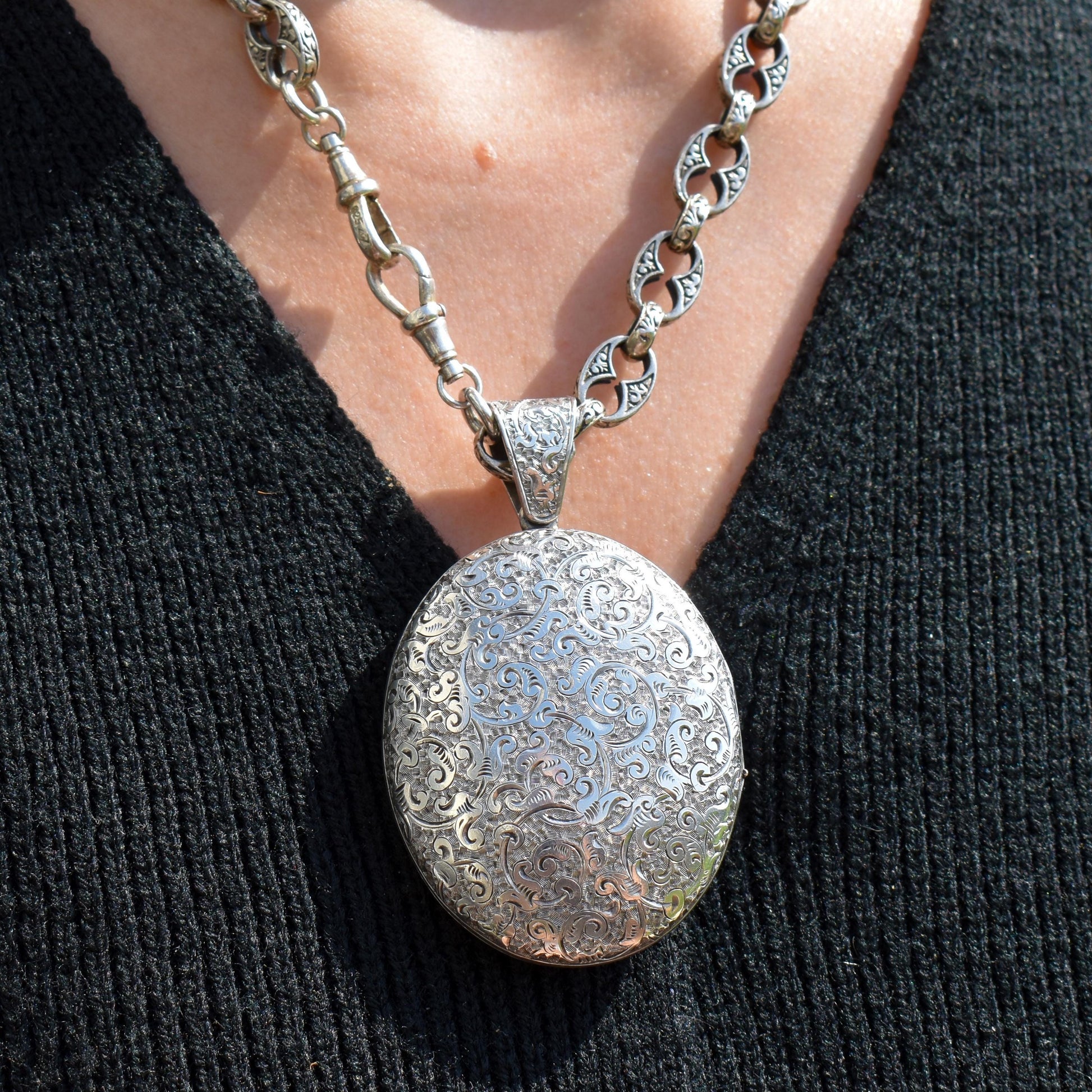 Antique Victorian Sterling Silver Oval Engraved Photo Locket Pendant