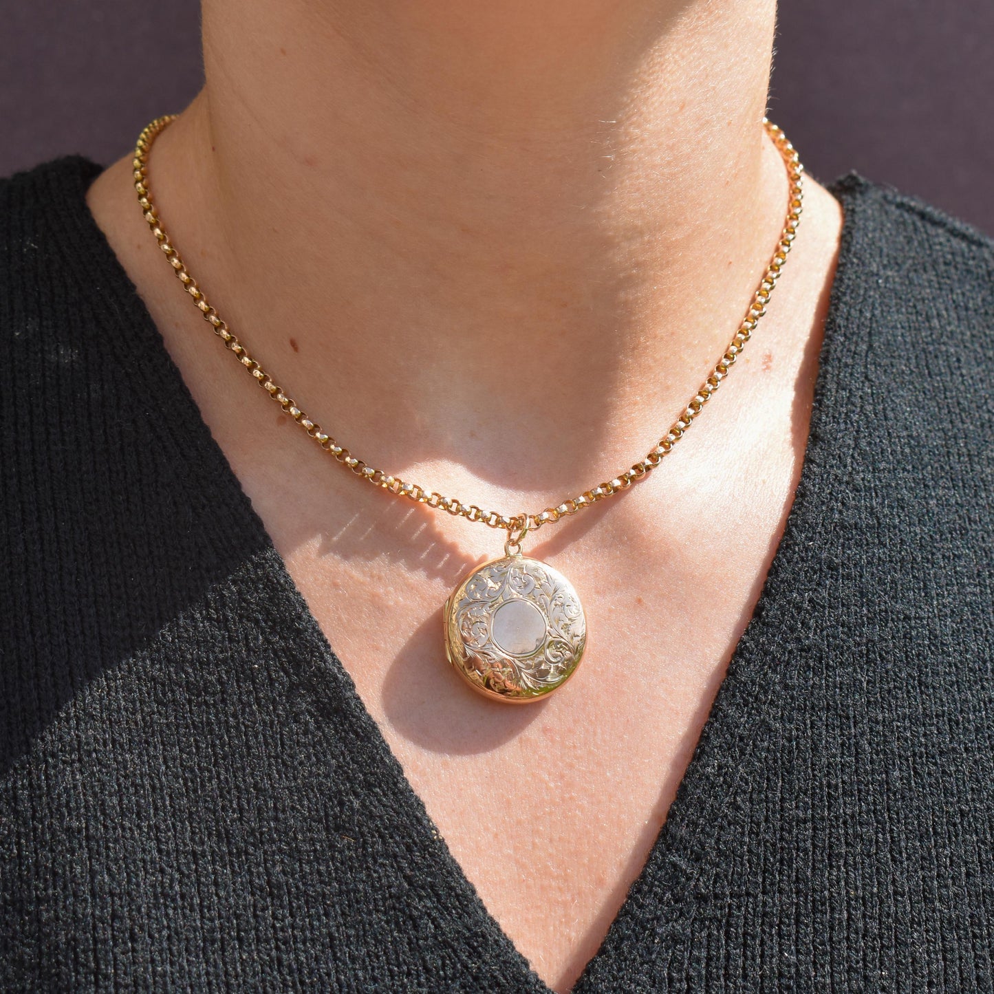 Antique 9ct Gold Engraved Round Fancy Locket | Birmingham 1919