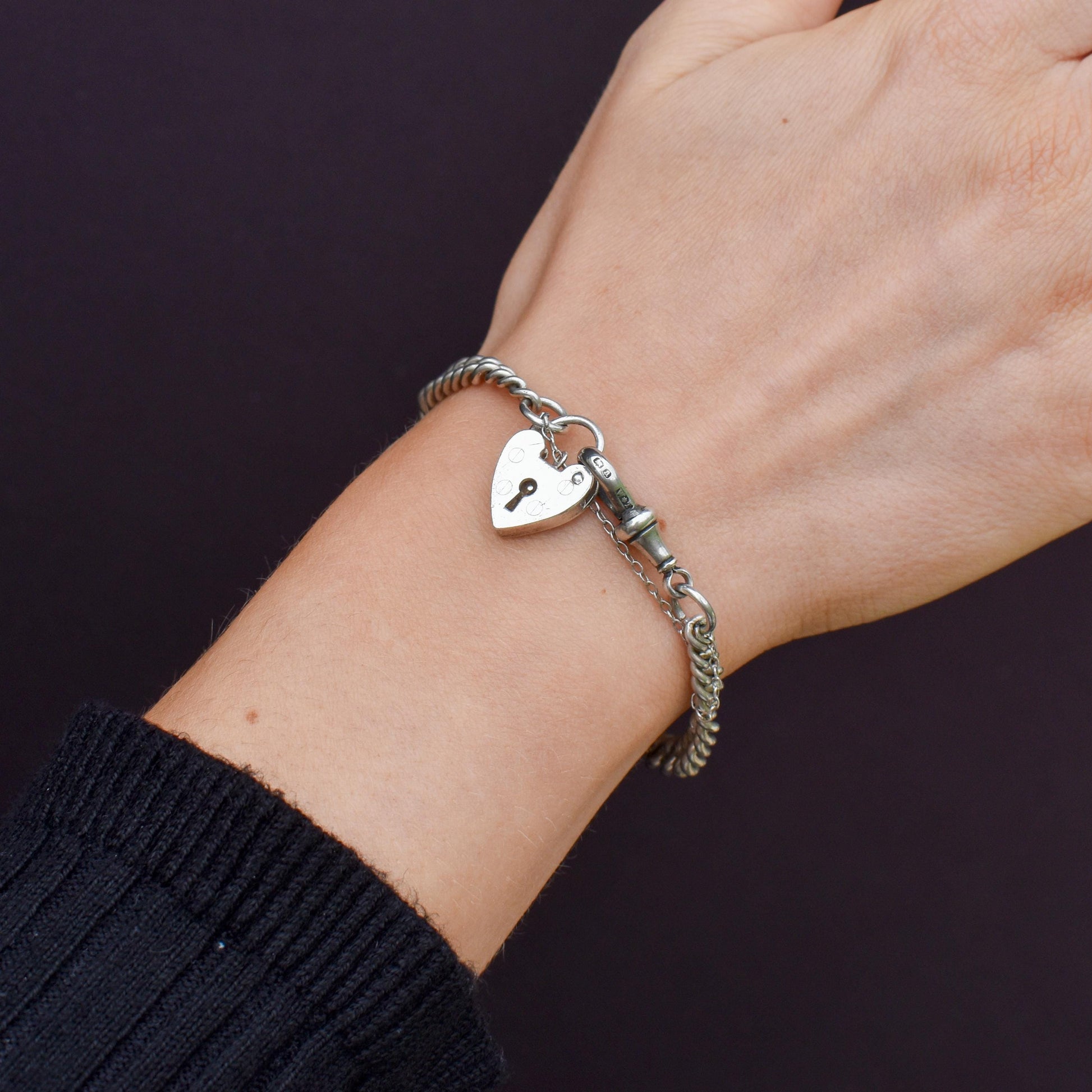 Antique Graduated Curb Sterling Silver Bracelet with Dog Clip and Heart Padlock | 7"