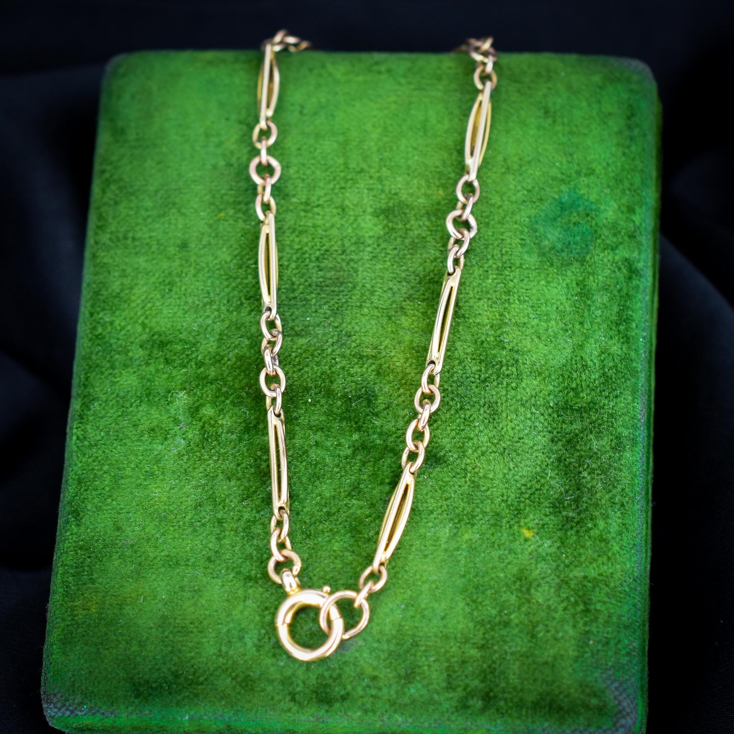 Antique Fancy Link 10ct Gold Bracelet with Bolt Ring | 7.25"