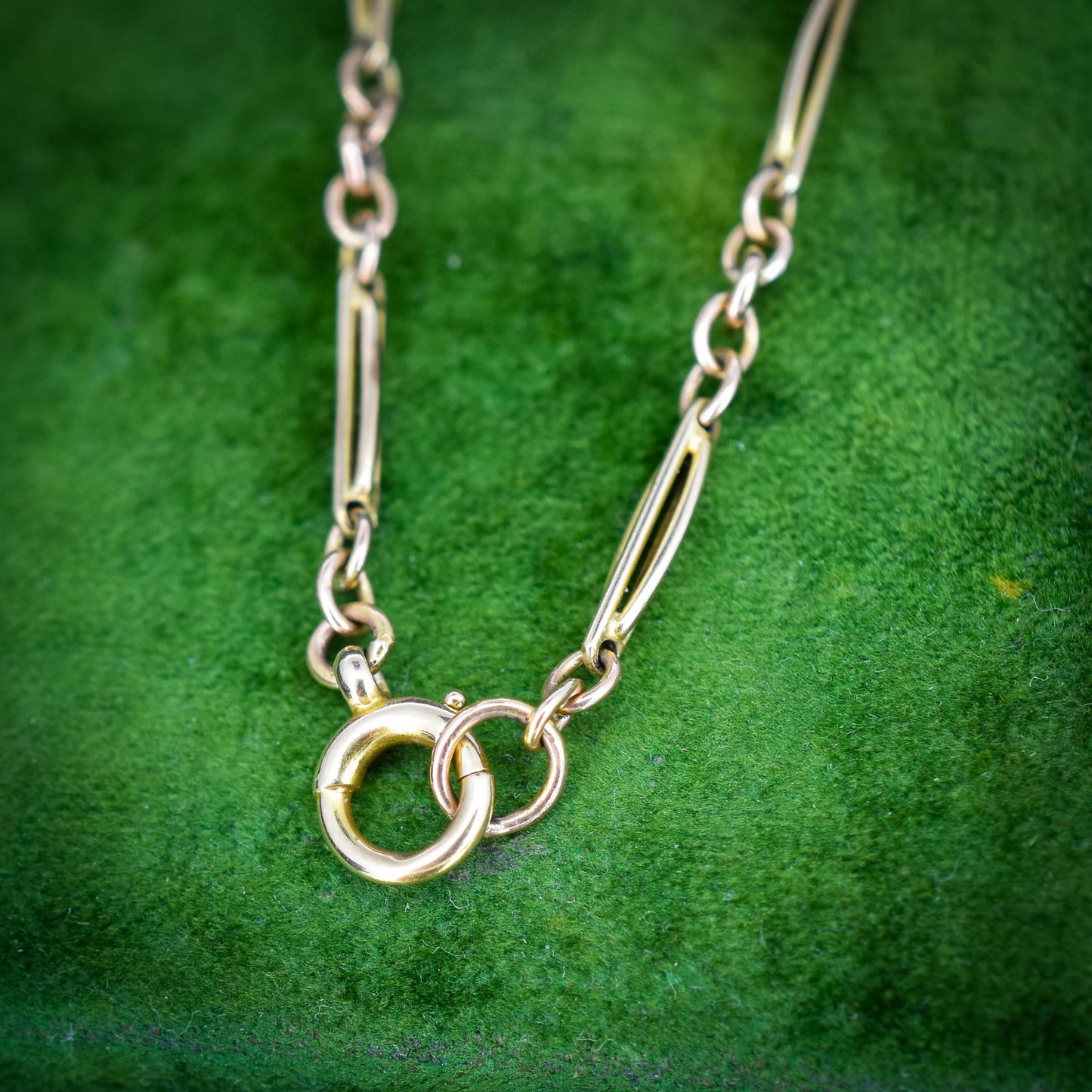 Antique Fancy Link 10ct Gold Bracelet with Bolt Ring | 7.25"