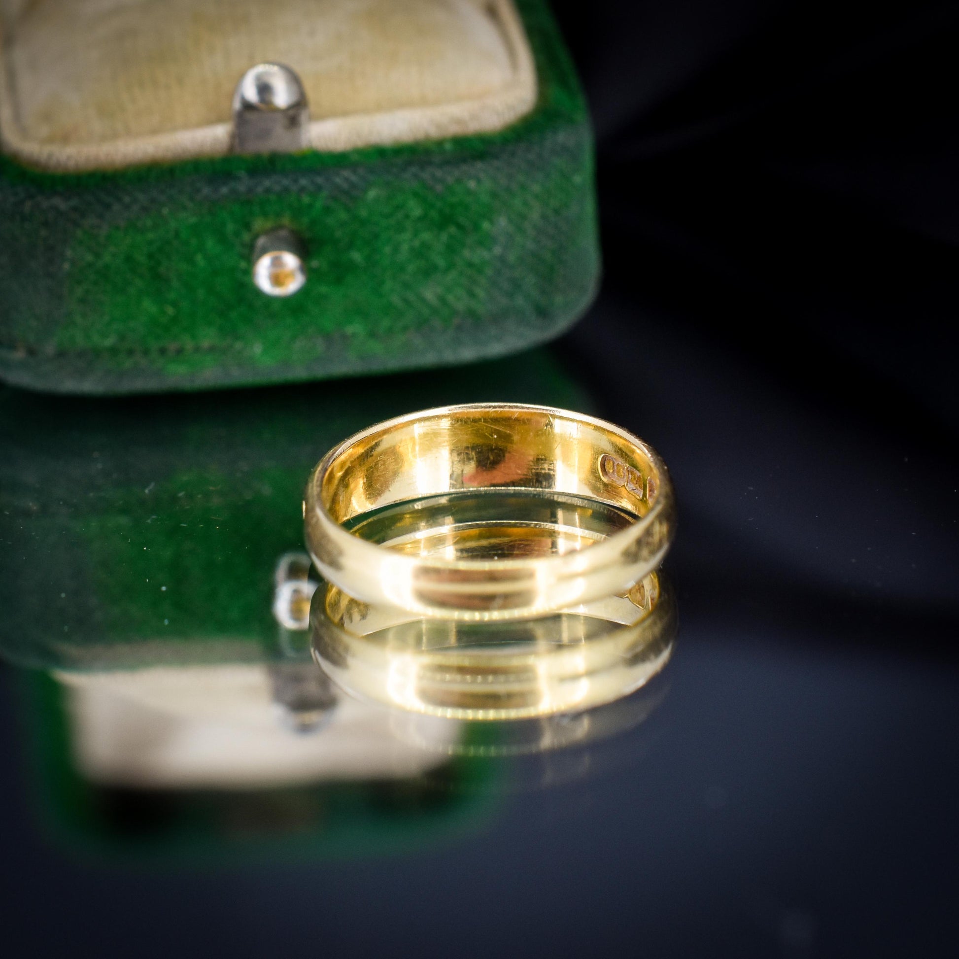 Antique Mizpah 18ct Gold Band Ring