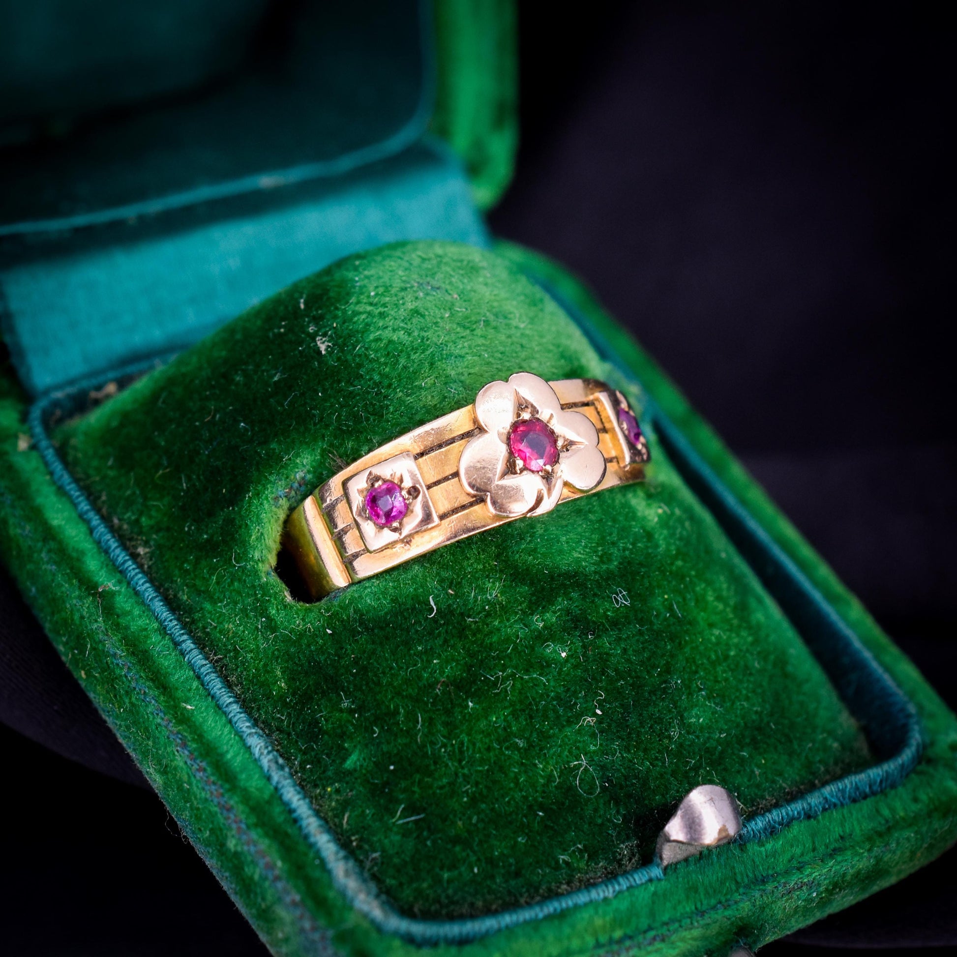Antique Ruby Three Stone 15ct Gold Clover Gypsy Ring | Birmingham 1885