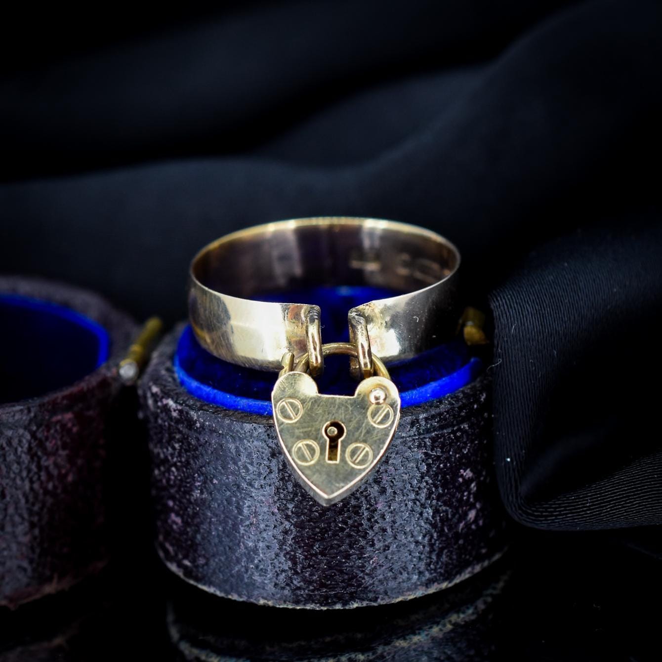 Antique Heart Padlock Drop 9ct Yellow Gold Band Ring | Birmingham 1913
