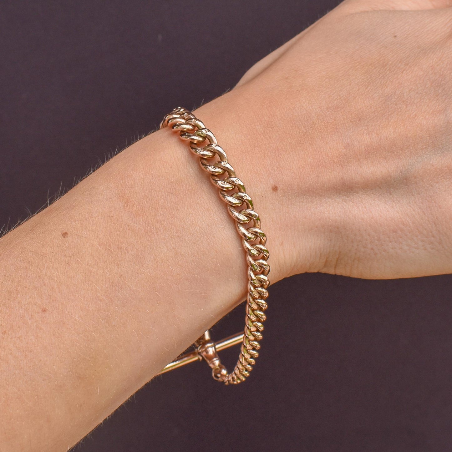 Antique Graduated Curb 9ct Gold Bracelet with Dog Clip and T-bar Drop | 8.25"