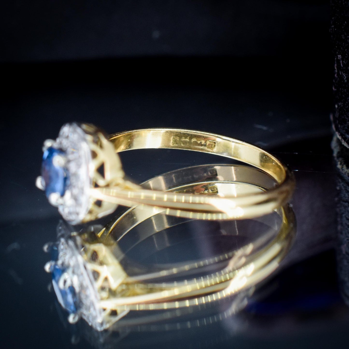 Vintage Blue Sapphire and Diamond Round Cluster Halo 18ct Gold Ring