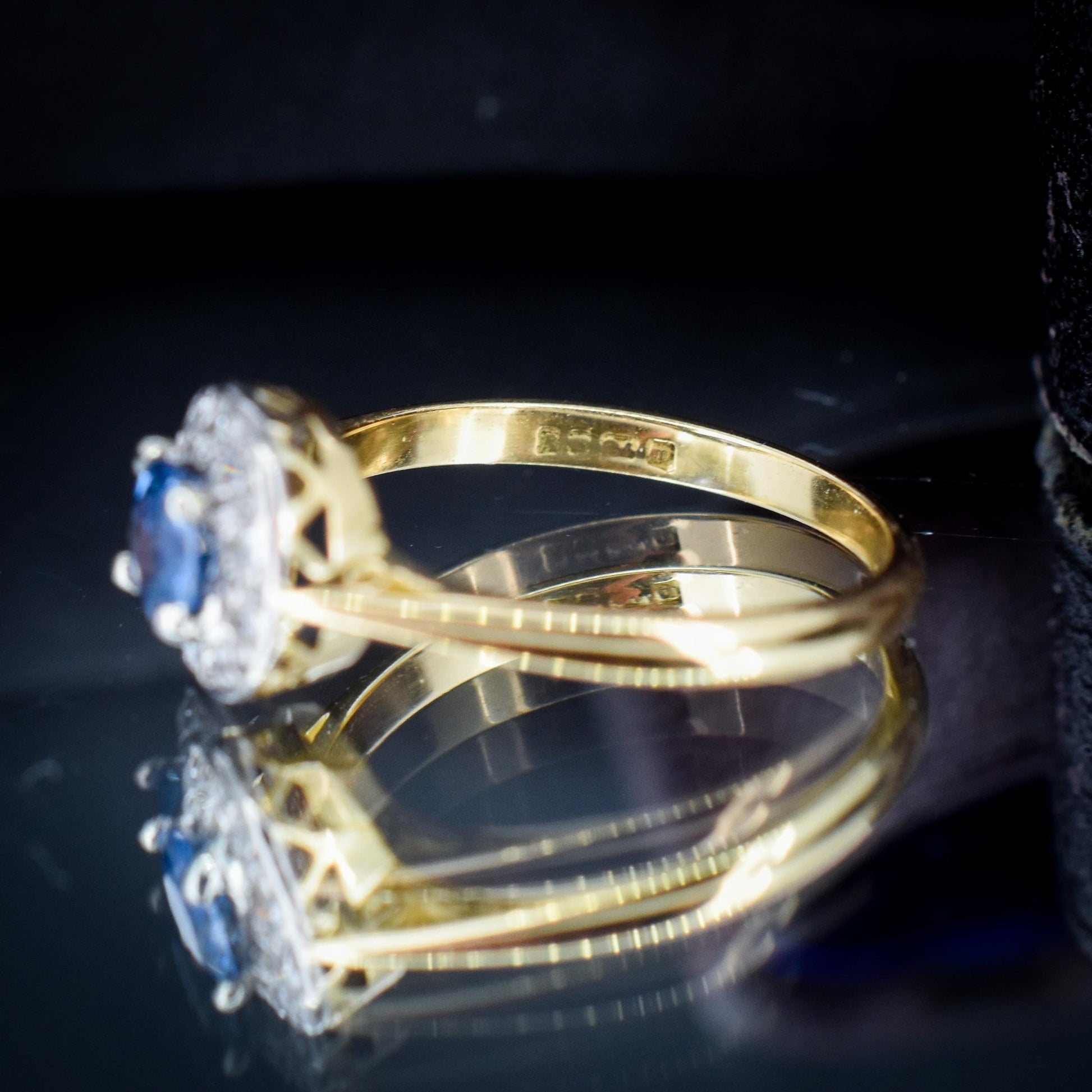 Vintage Blue Sapphire and Diamond Round Cluster Halo 18ct Gold Ring