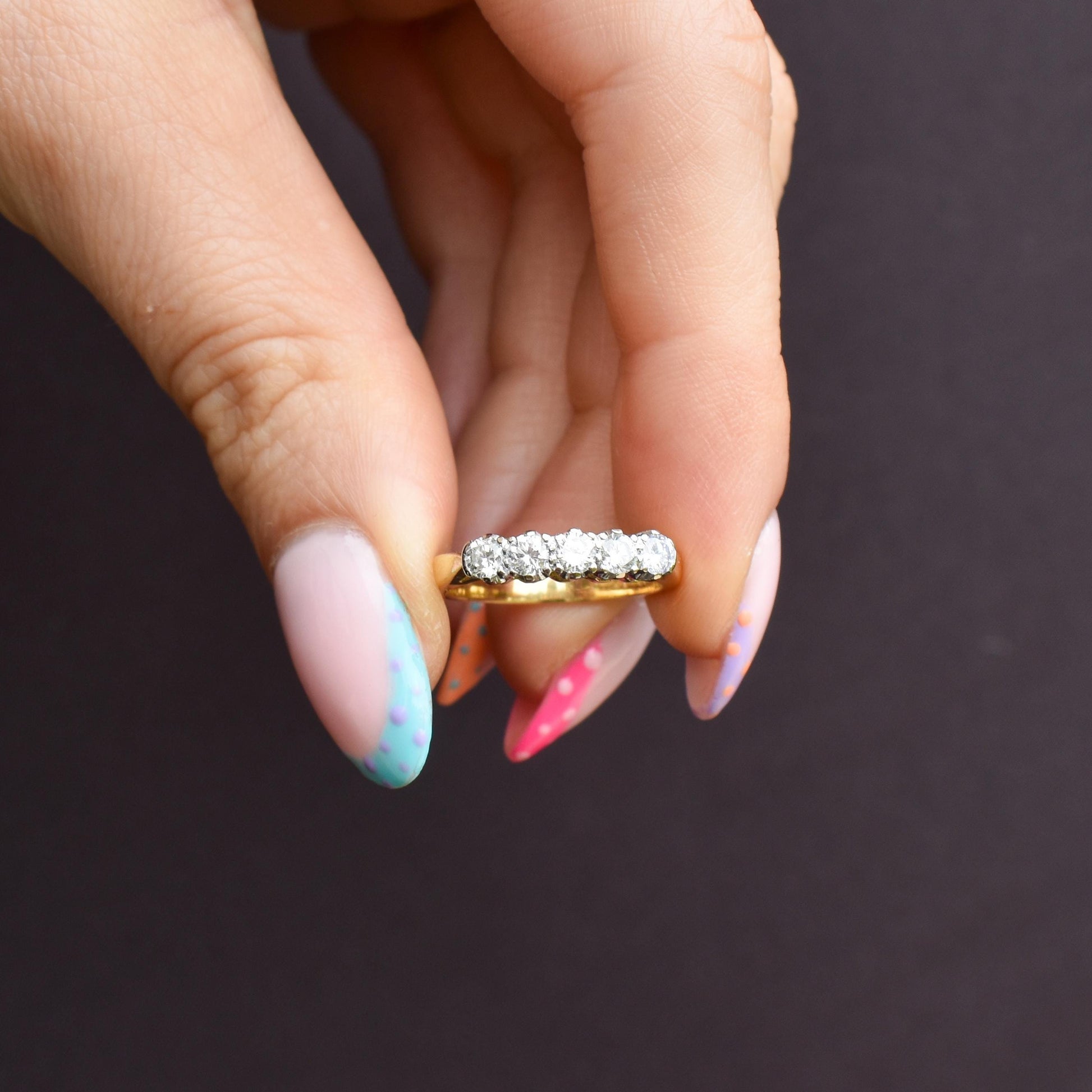 Vintage Diamond Five Stone 18ct Yellow Gold Ring Band