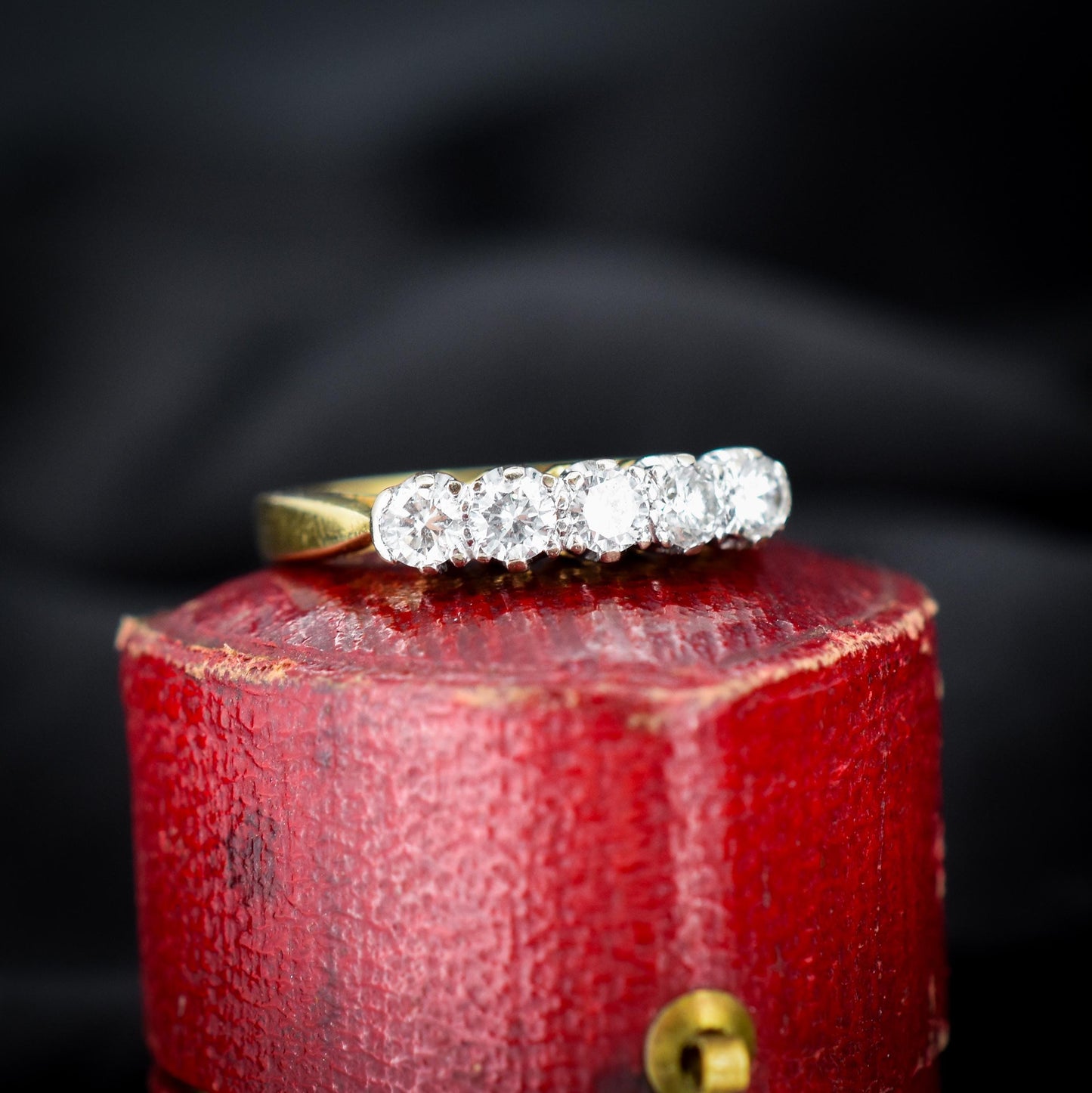 Vintage Diamond Five Stone 18ct Yellow Gold Ring Band