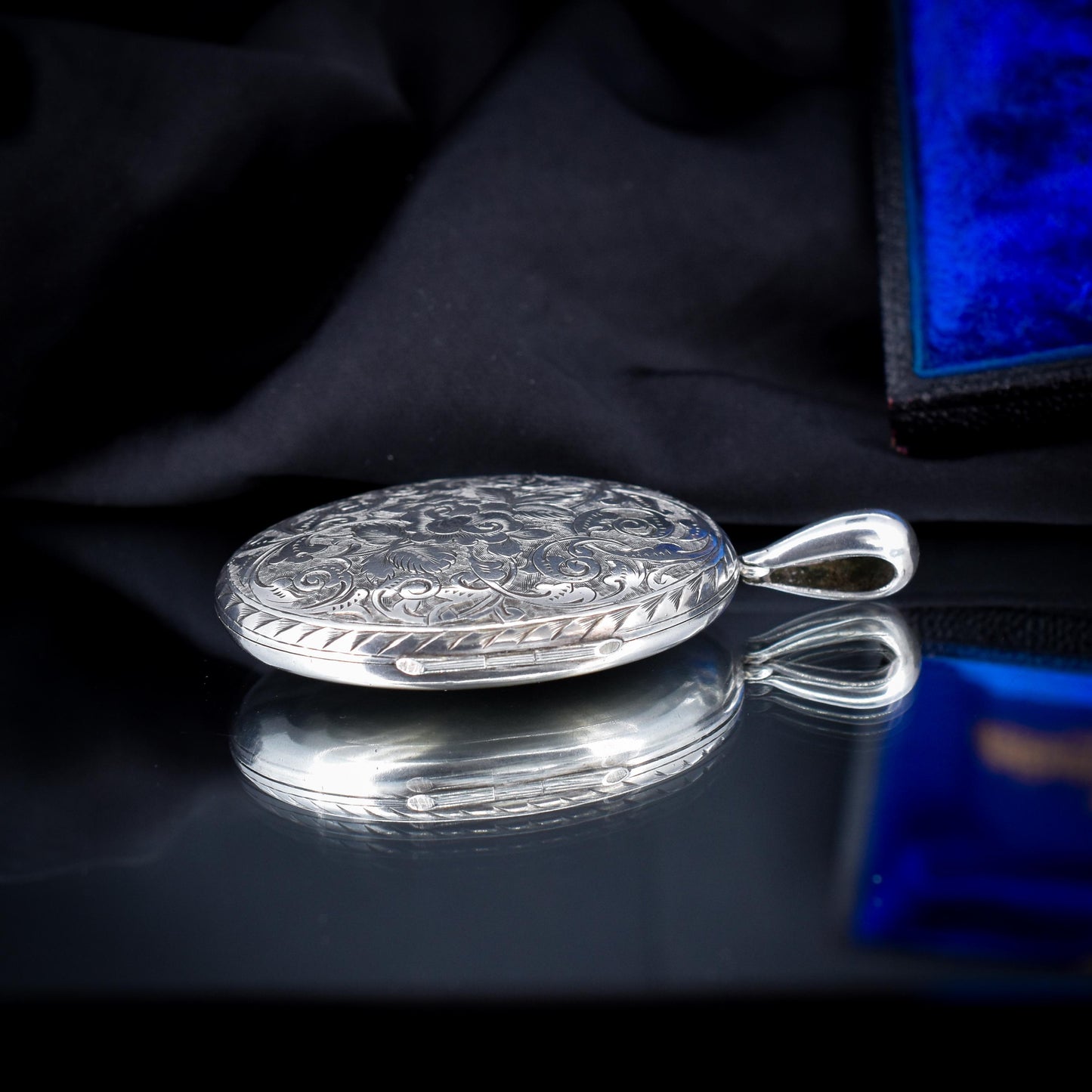 Antique Victorian Sterling Silver Oval Engraved Photo Locket Pendant