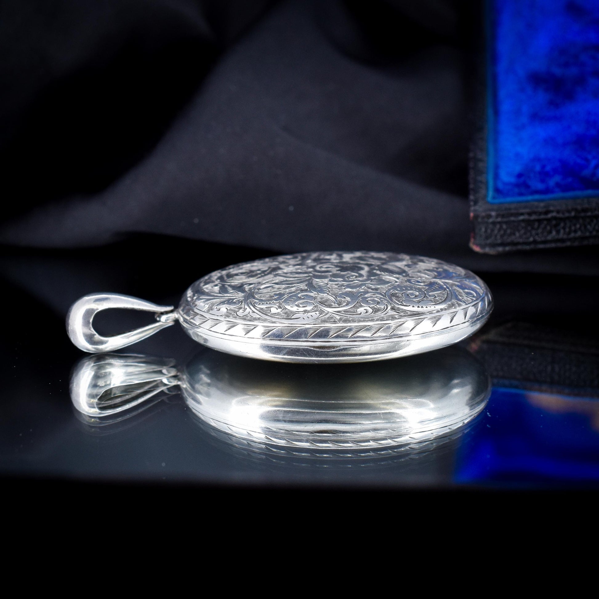Antique Victorian Sterling Silver Oval Engraved Photo Locket Pendant