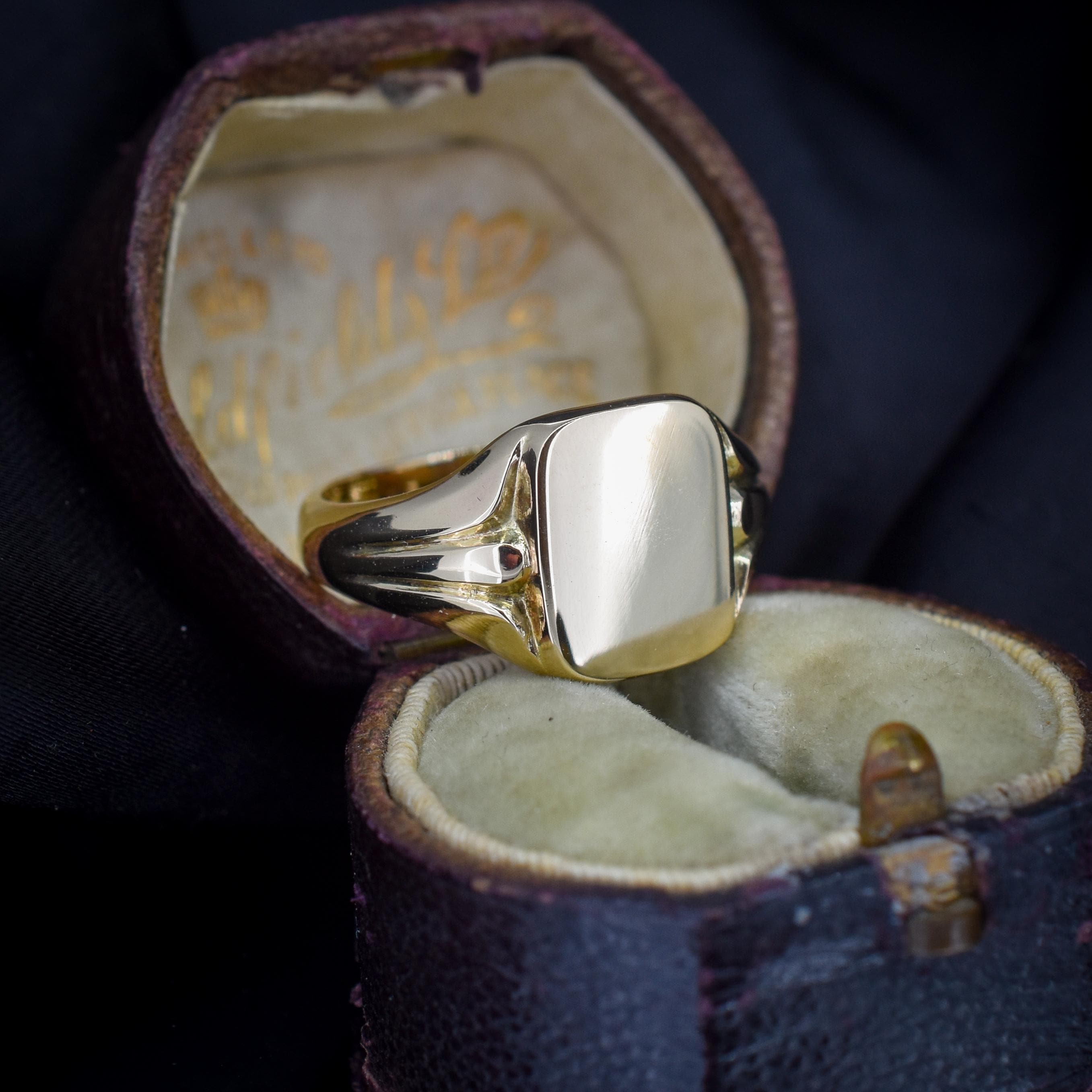 Vintage Solid 9ct Gold Plain Rectangle Signet Ring | Birmingham