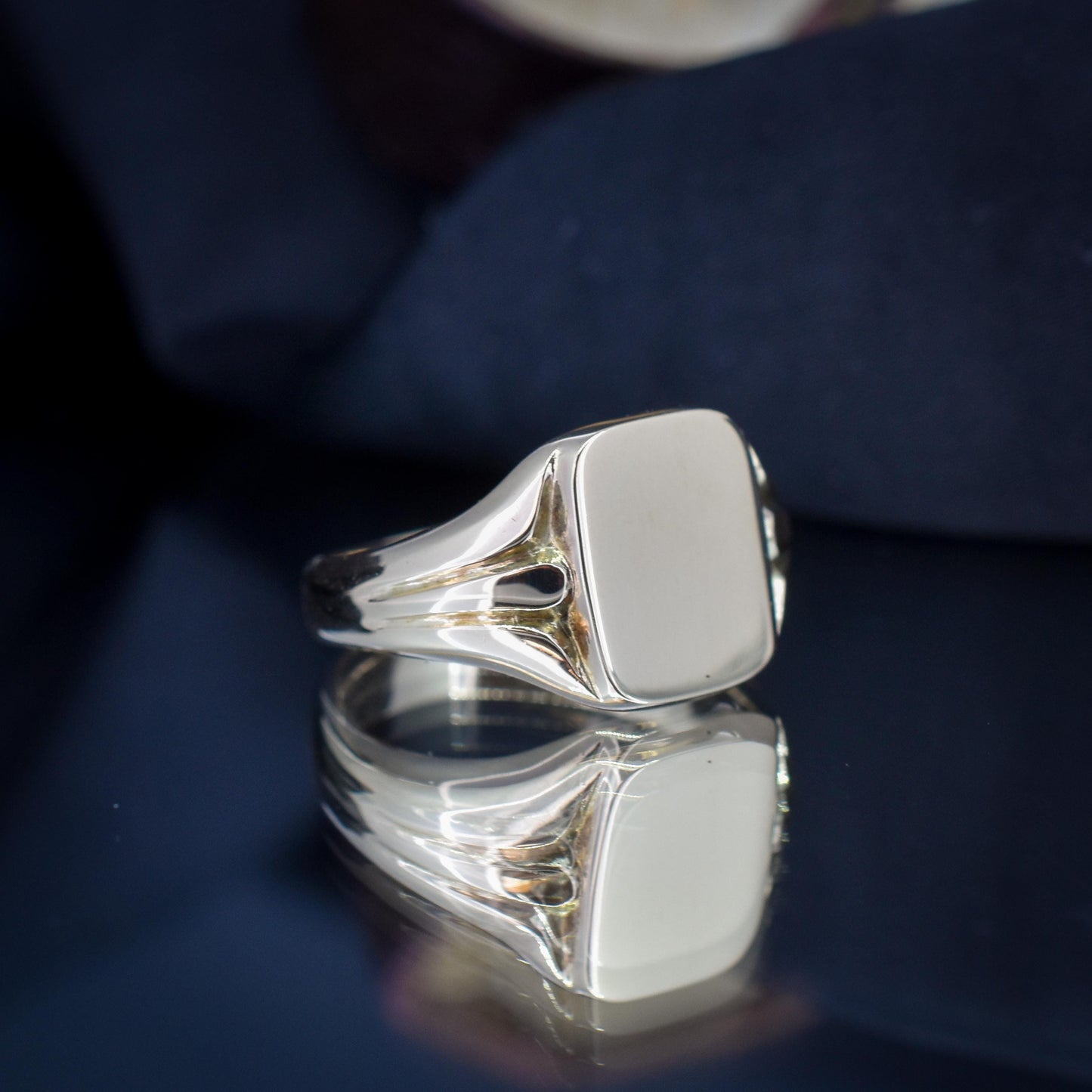 Vintage Solid 9ct Gold Plain Rectangle Signet Ring | Birmingham 1971