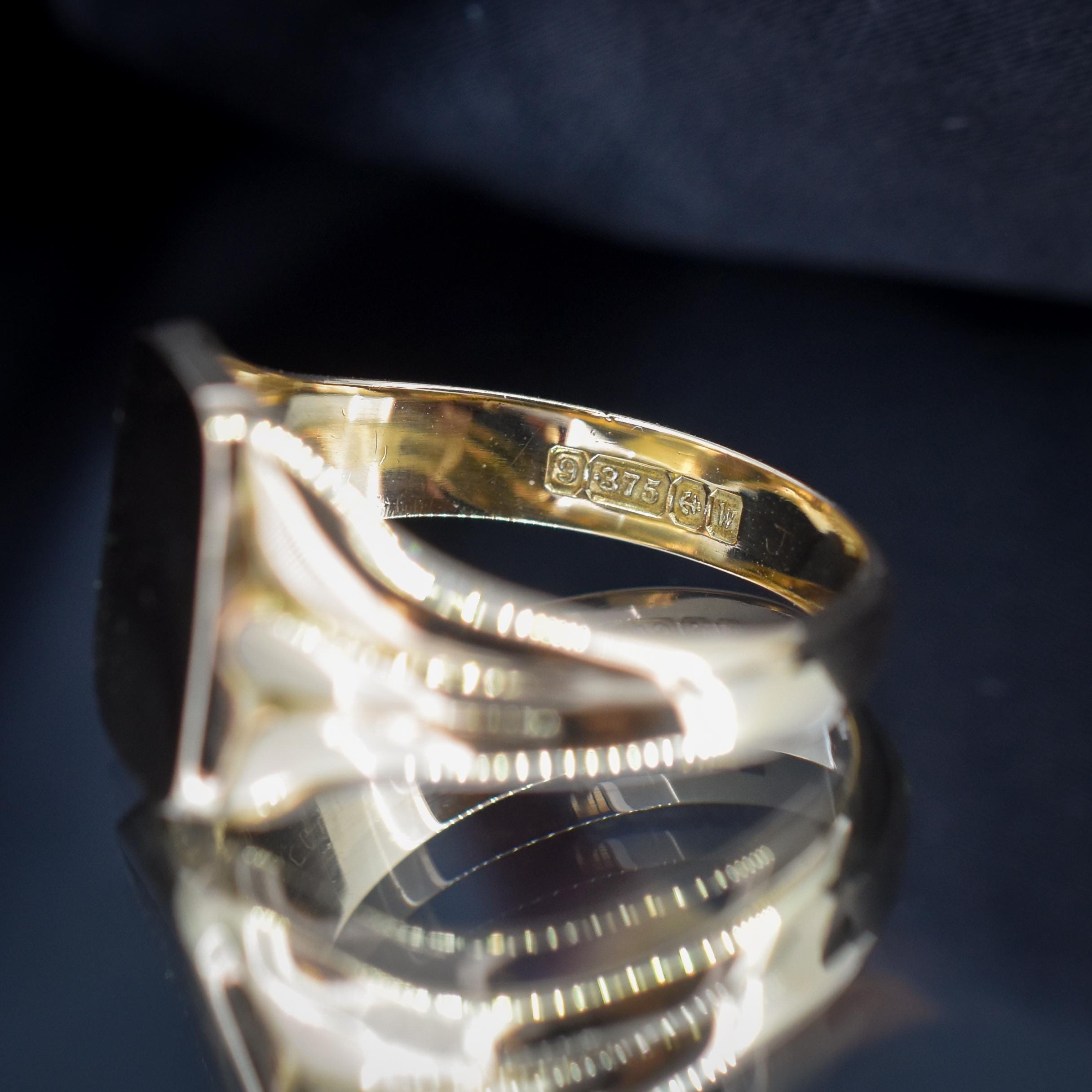 Vintage Solid 9ct Gold Plain Rectangle Signet Ring | Birmingham