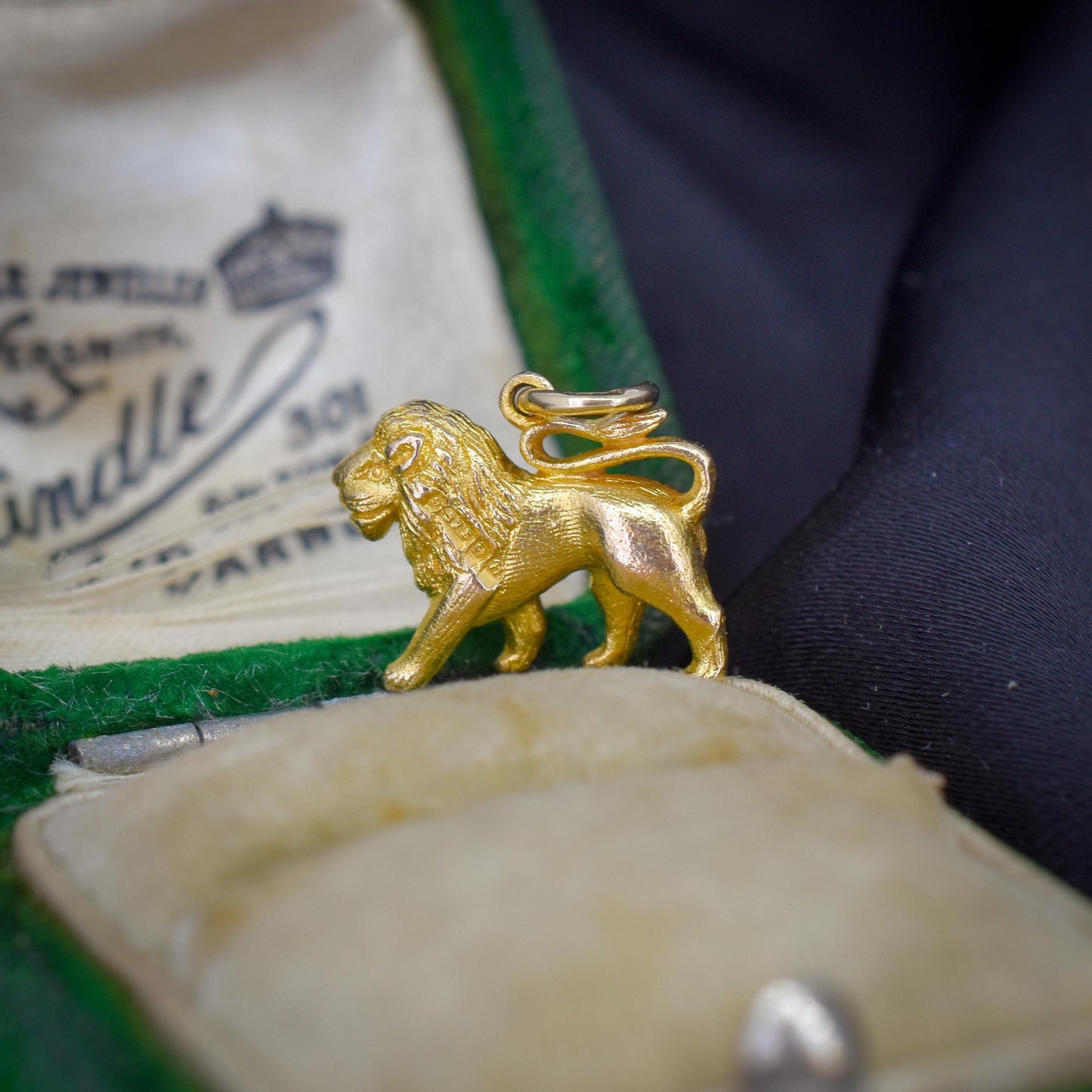 Vintage 9ct Yellow Gold Lion Animal Charm Pendant | Dated 1957