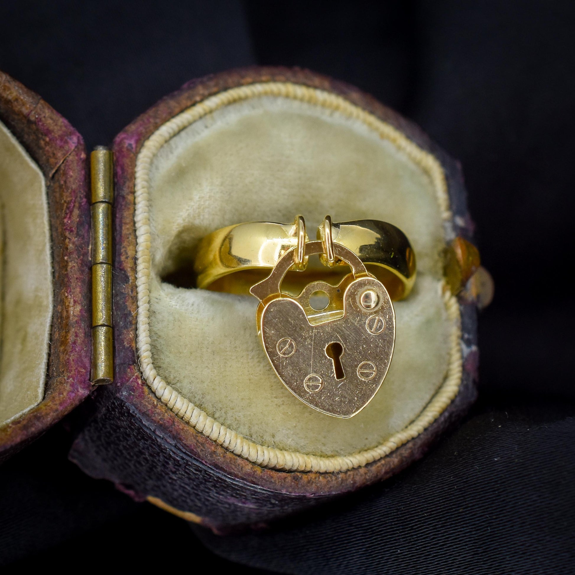 Vintage Heart Padlock Drop 18ct Yellow Gold Band Ring