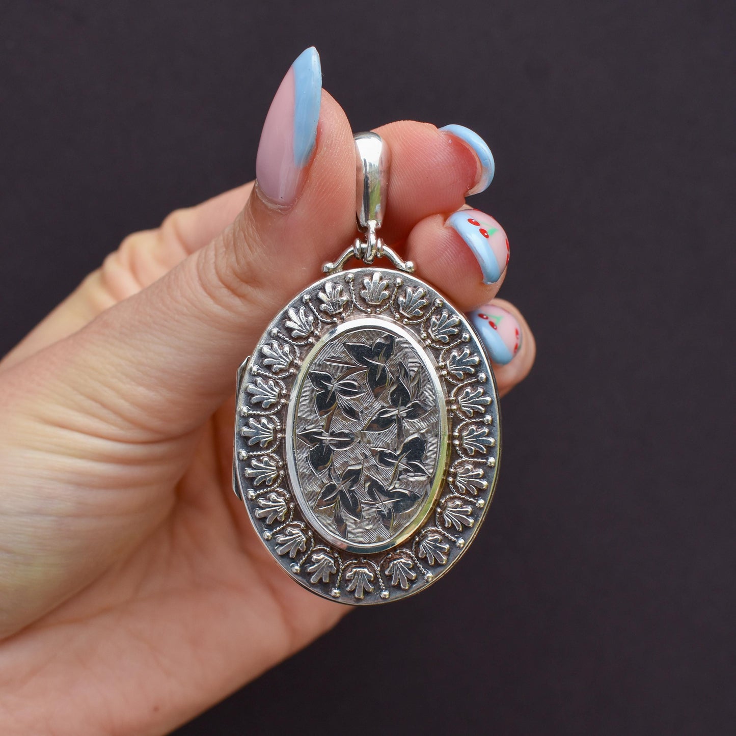 Antique Victorian Sterling Silver Oval Ivy Engraved Photo Locket Pendant