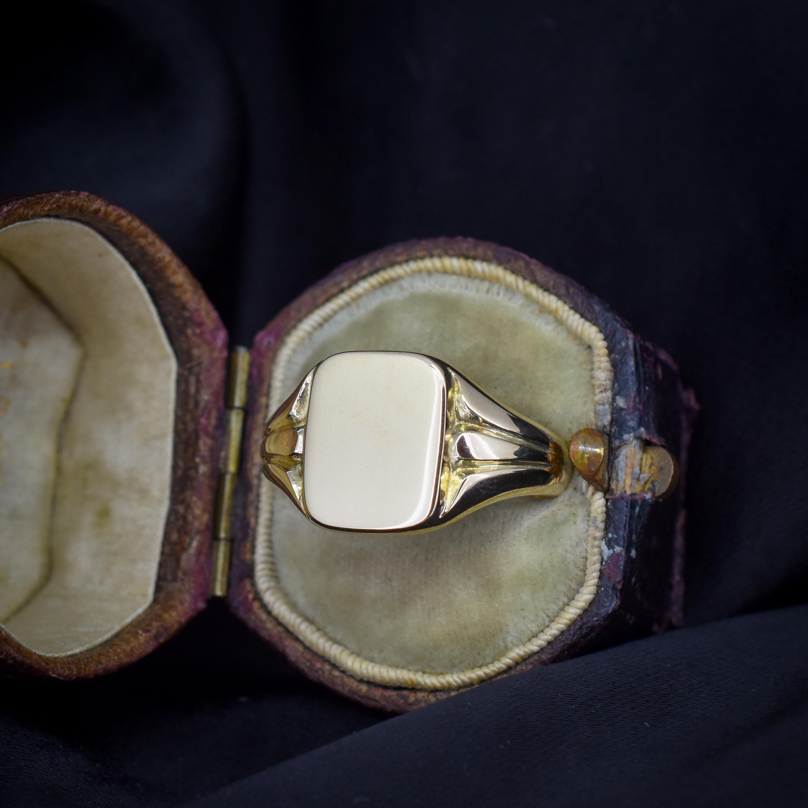 Vintage Solid 9ct Gold Plain Rectangle Signet Ring | Birmingham