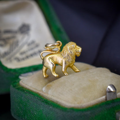 Vintage 9ct Yellow Gold Lion Animal Charm Pendant | Dated 1957