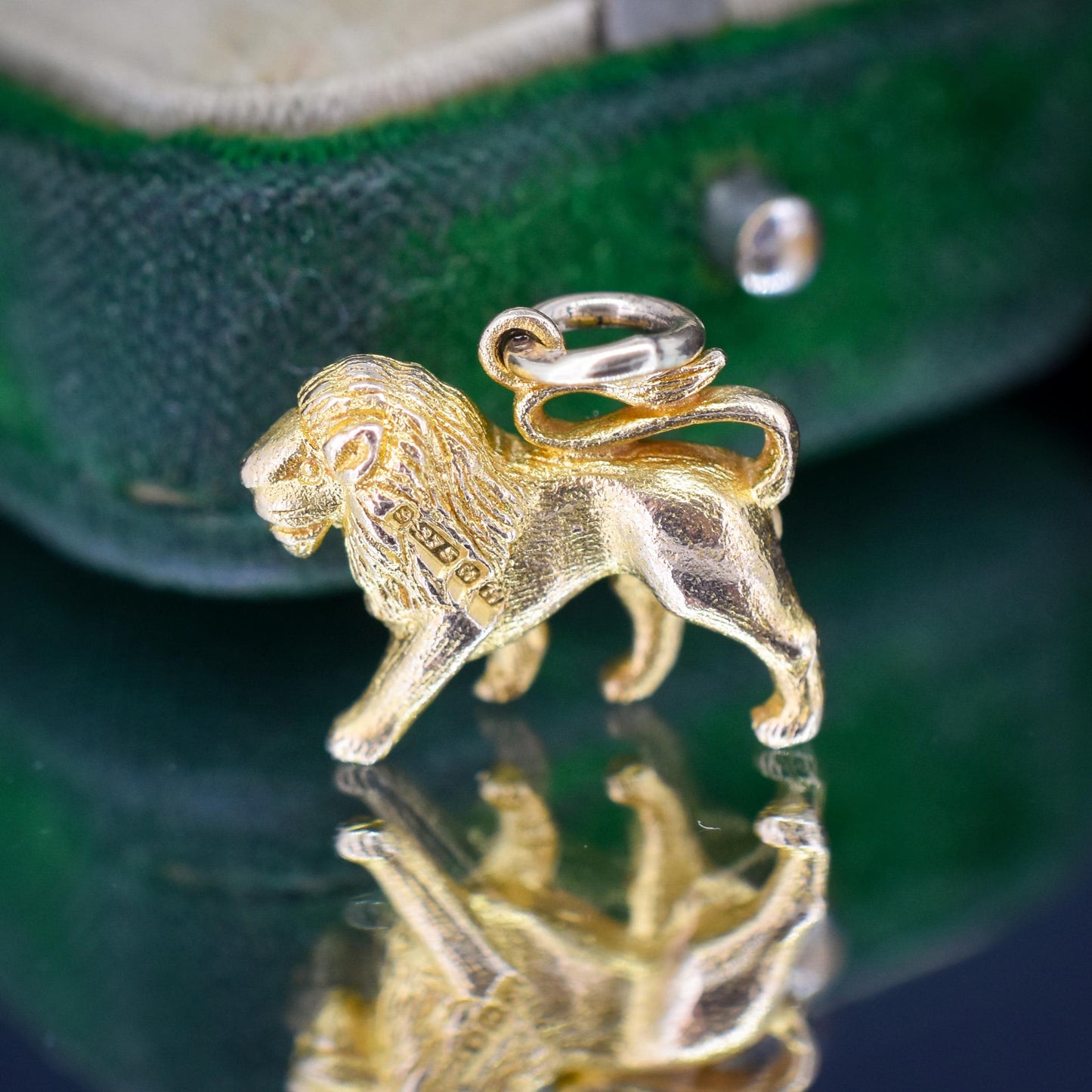 Vintage 9ct Yellow Gold Lion Animal Charm Pendant | Dated 1957