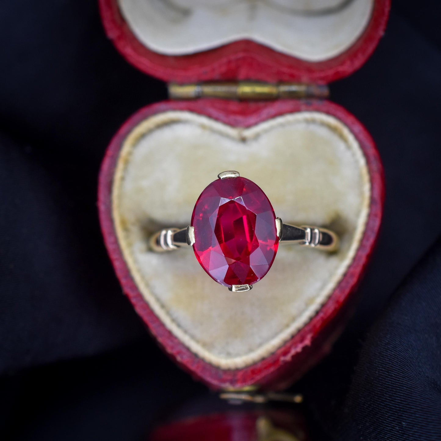 Vintage Art Deco 2.81ct Oval Ruby Solitaire 18ct Gold Ring