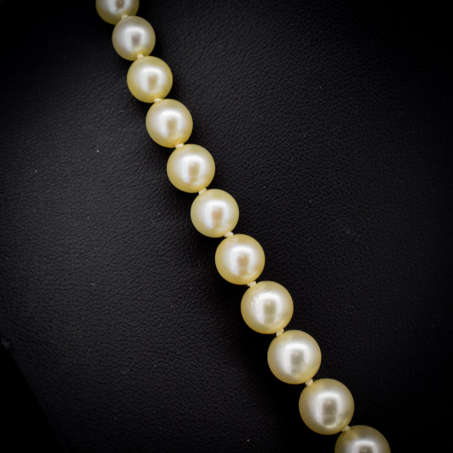 Vintage Graduated Pearl Gold Strand Beaded Necklace | 18"