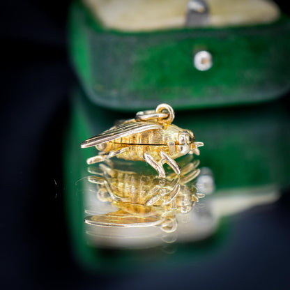 Vintage 9ct Gold Opening Fly Bee Insect Charm Pendant | Dated 1963