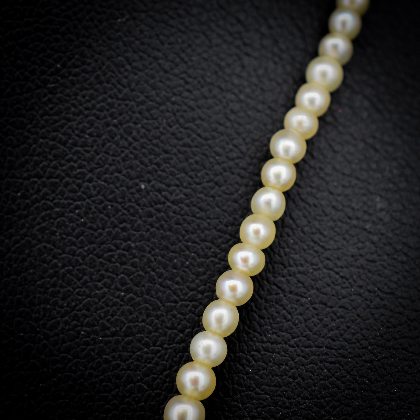 Vintage Pearl 18ct White Gold Diamond Strand Beaded Necklace | 16.5"